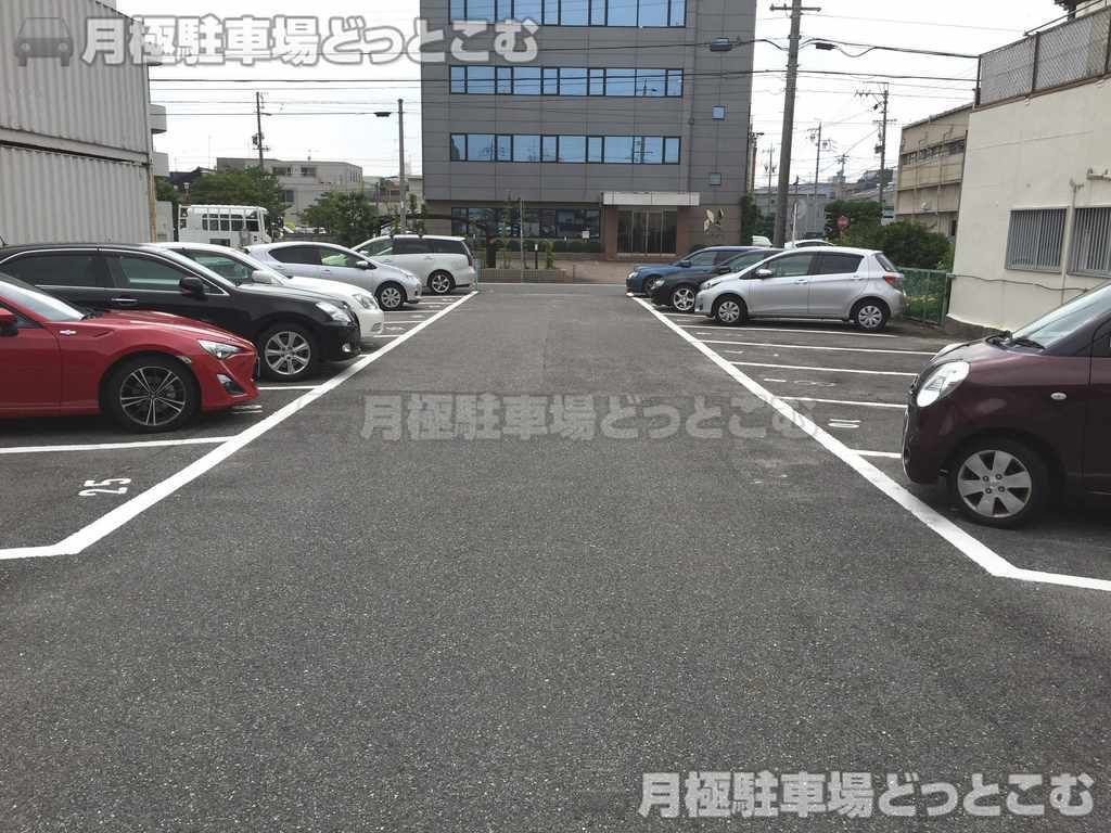 名古屋市昭和区白金2丁目1123の月極駐車場3