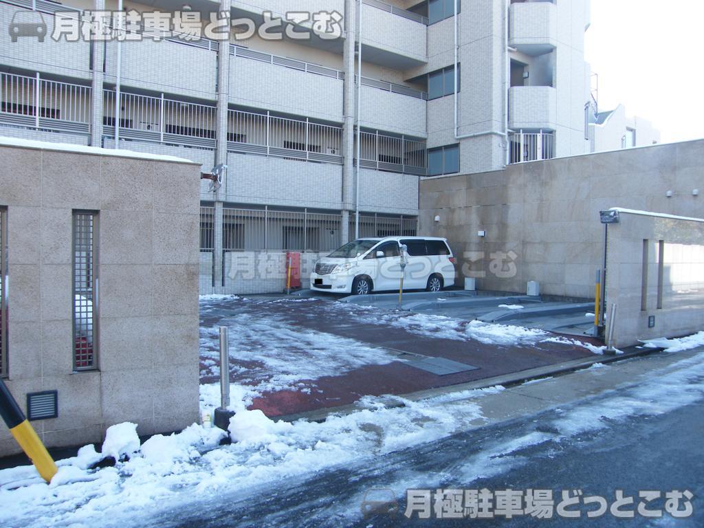 名古屋市東区芳野1-18-7の月極駐車場2