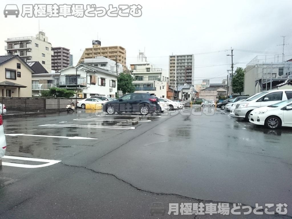名古屋市中区金山3-305の月極駐車場2