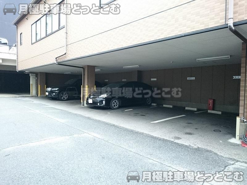 名古屋市中区丸の内2-16-13の月極駐車場1
