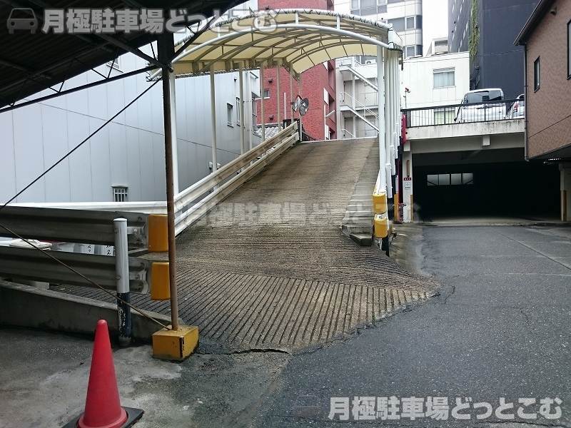 名古屋市中区丸の内2-16-13の月極駐車場2
