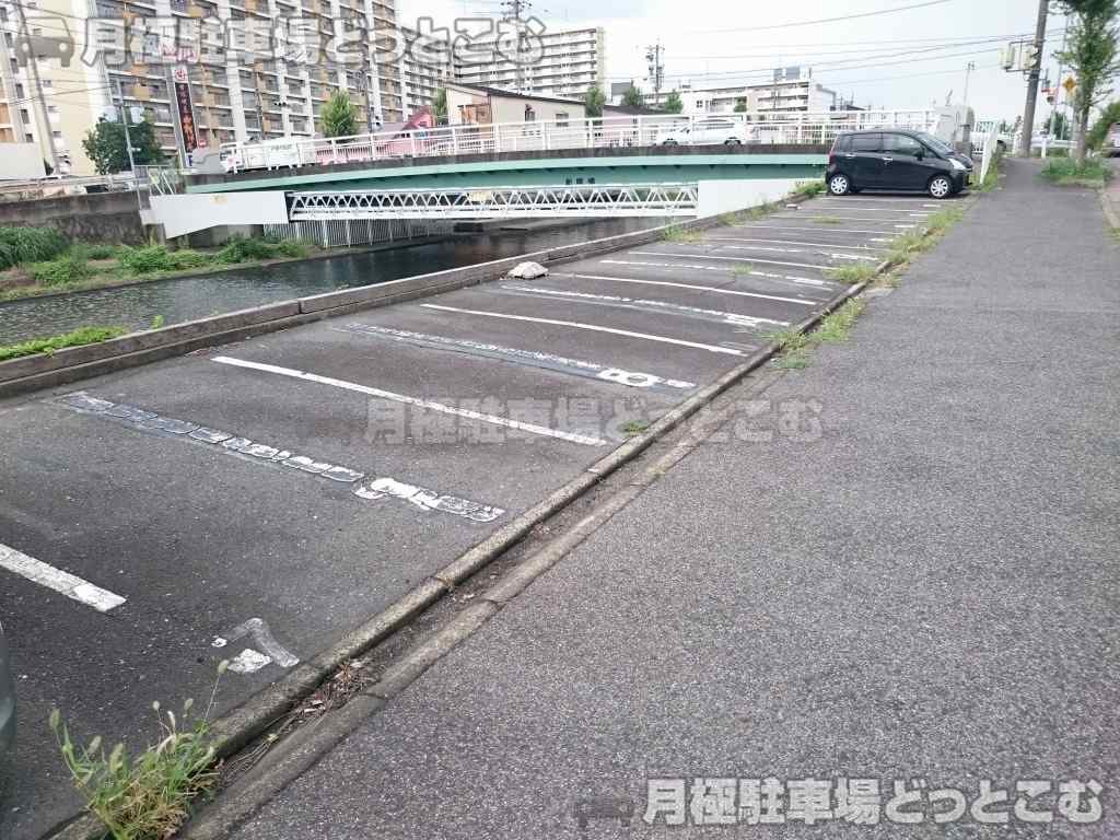 名古屋市熱田区花表町1109,1110の月極駐車場1