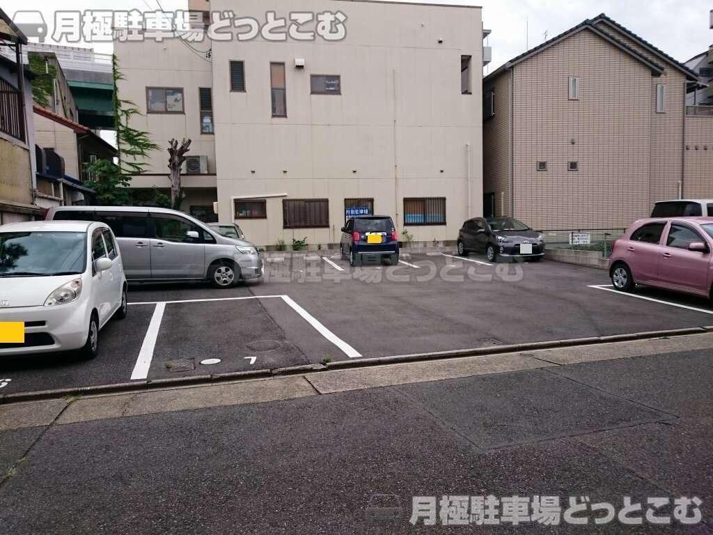 名古屋市西区花の木1丁目806-2の月極駐車場2