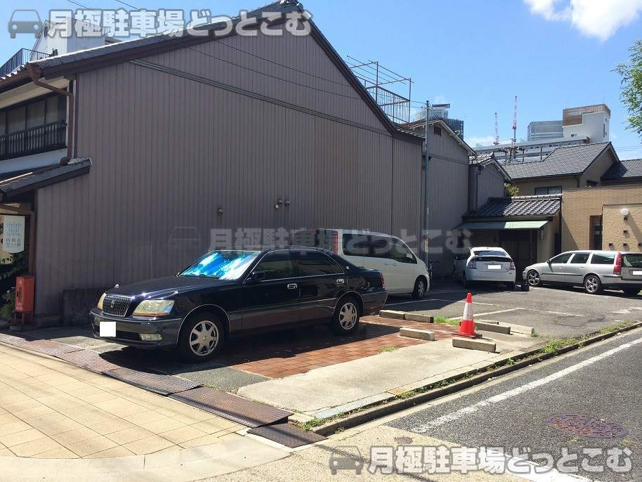 名古屋市西区那古野1-3101-3の1部の月極駐車場1