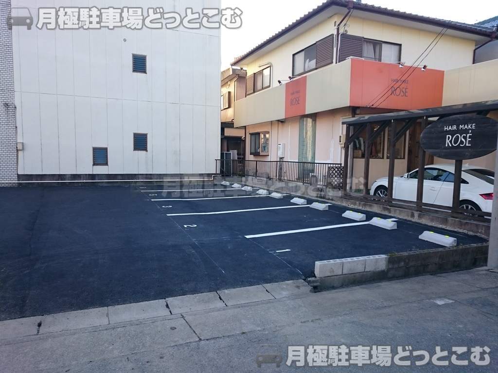 名古屋市西区中小田井4丁目114番の月極駐車場2
