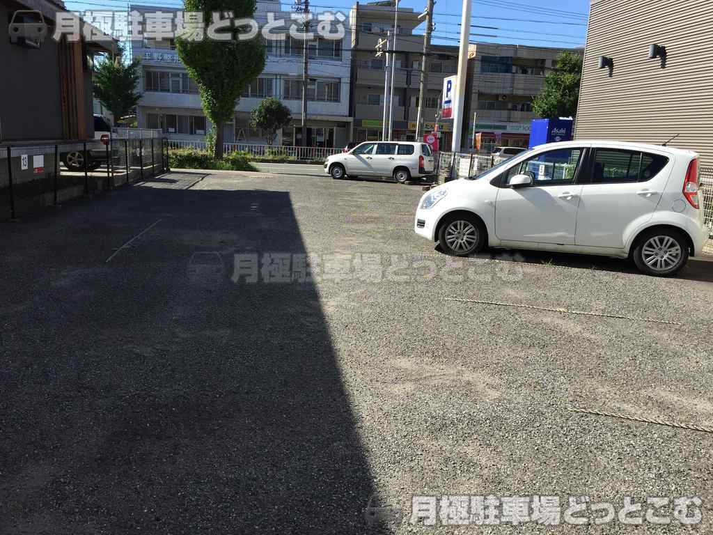 名古屋市中村区鳥居通2丁目14の月極駐車場3