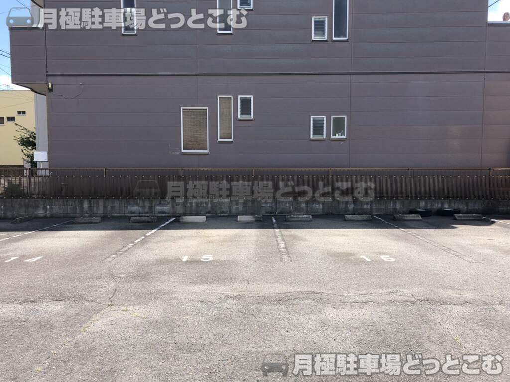 名古屋市西区天塚町3丁目37の月極駐車場3