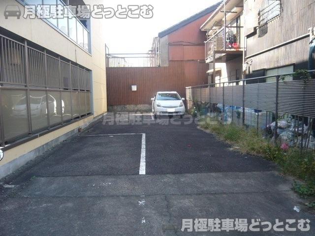 名古屋市西区菊井1丁目2802番の月極駐車場3