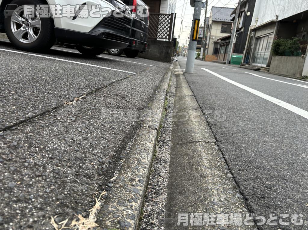 名古屋市中村区上米野町3丁目14-5の月極駐車場4