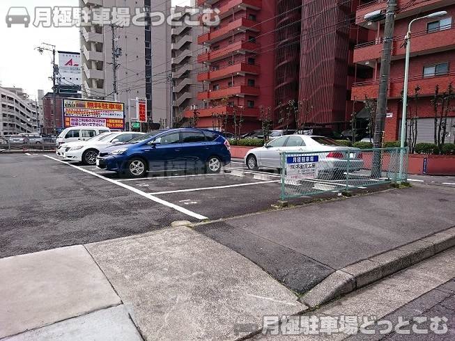 名古屋市千種区内山3丁目1407番の月極駐車場2