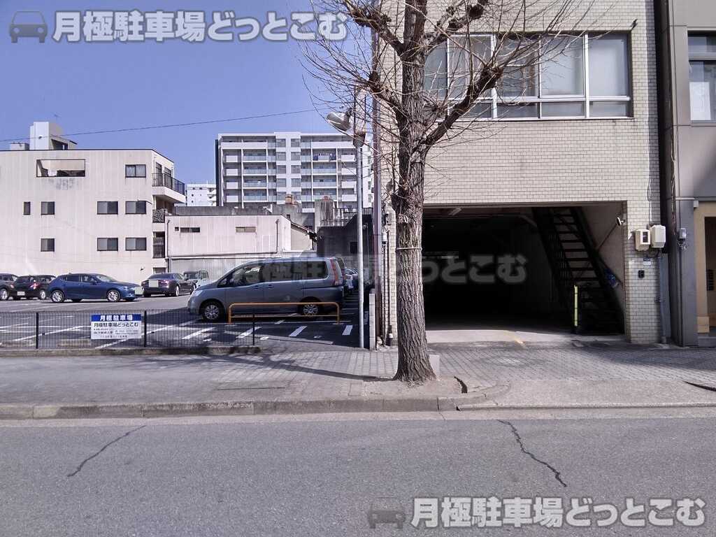 名古屋市中区丸の内3丁目1102-1、1102-2、1103、1104、1105の月極駐車場3