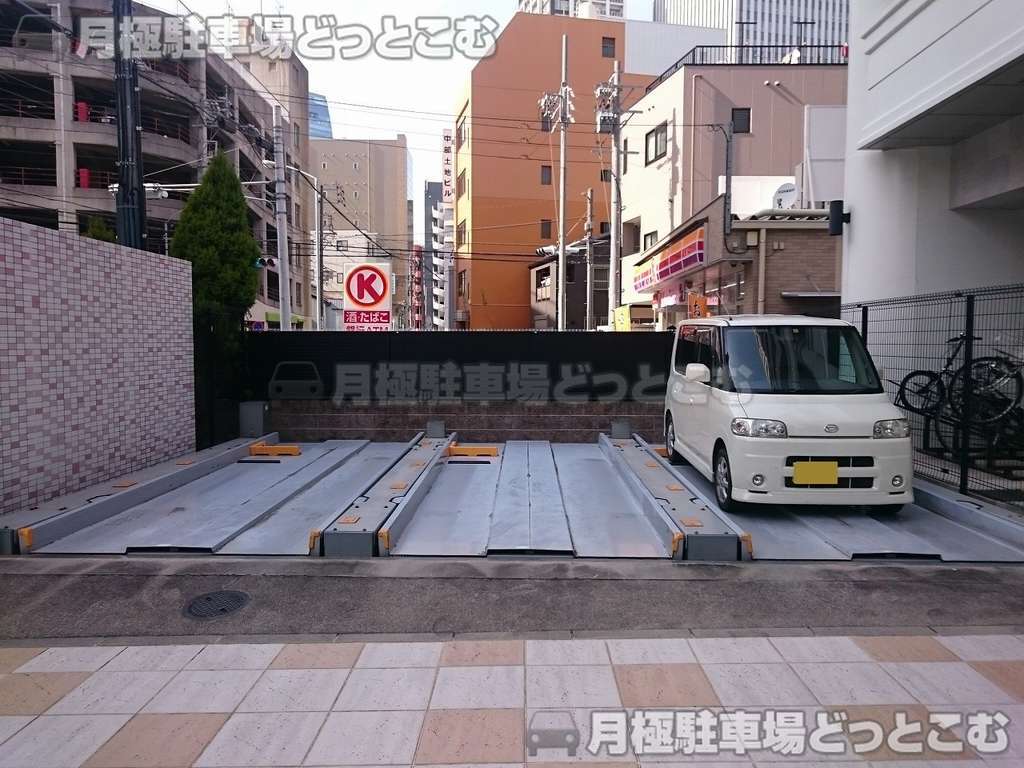 名古屋市西区那古野2-25-12の月極駐車場2