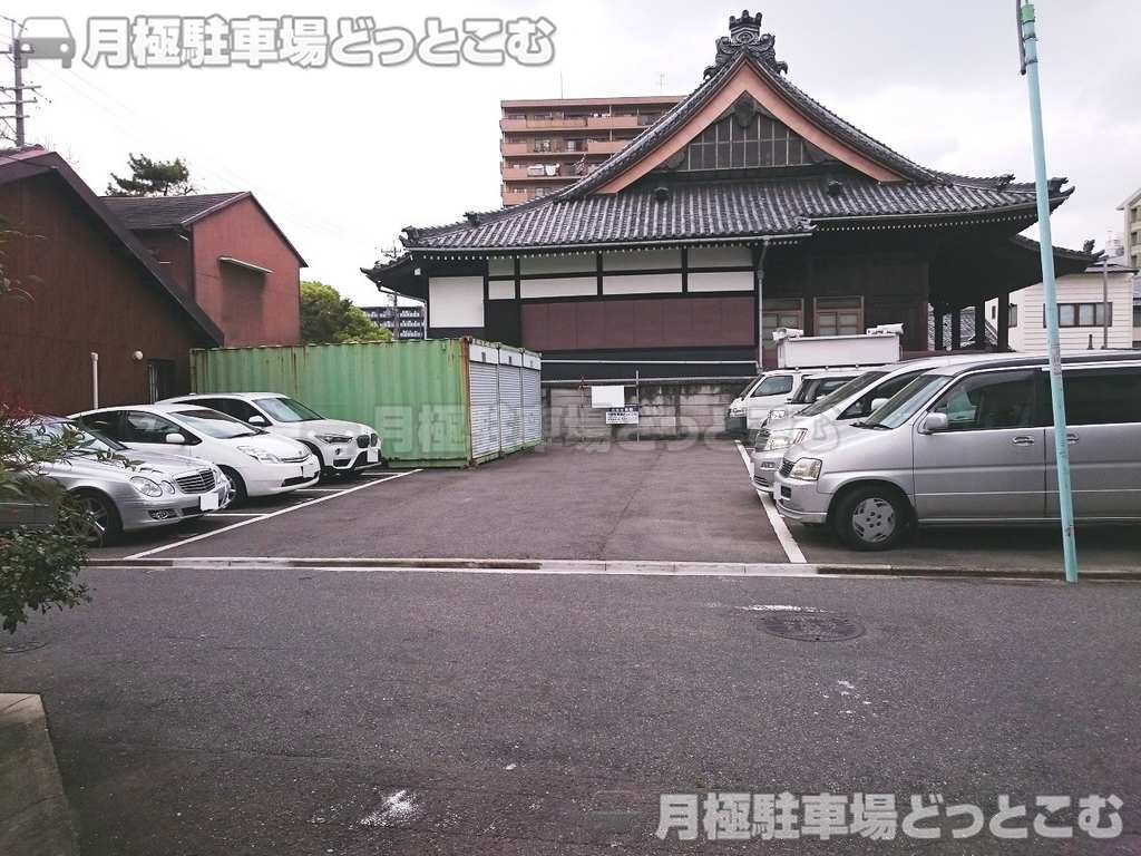 名古屋市東区新出来1-554の月極駐車場1