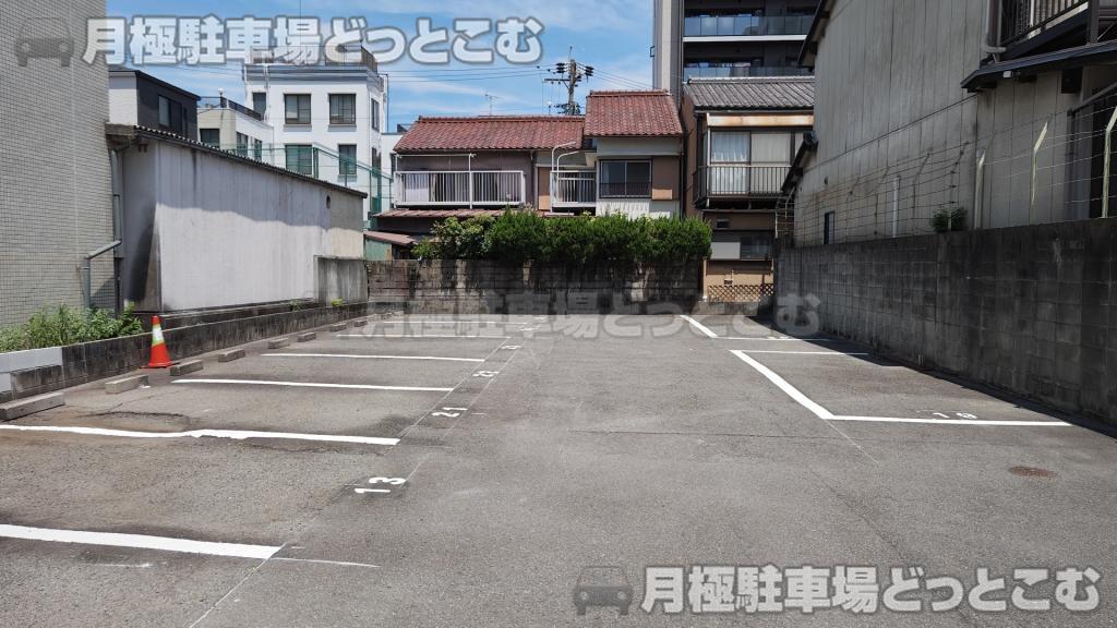 名古屋市西区幅下1丁目612の月極駐車場2