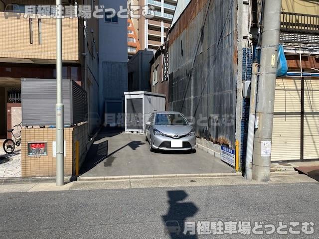 名古屋市東区葵2丁目1401番の月極駐車場1