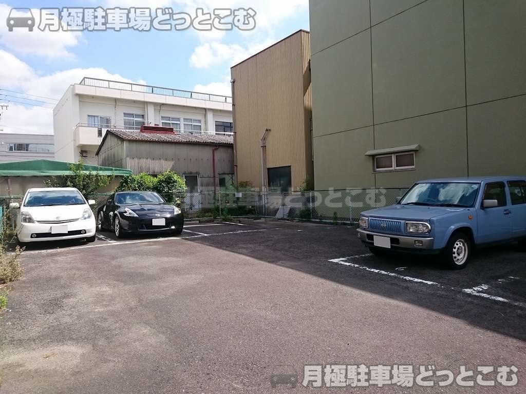 名古屋市中川区露橋1-1604-1の月極駐車場2