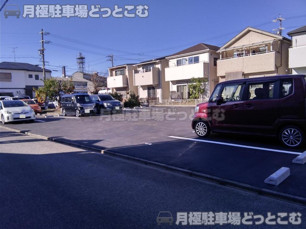 名古屋市中川区三ツ屋町1丁目77,78の月極駐車場1