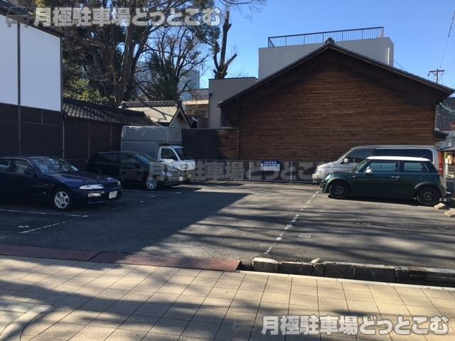 名古屋市西区那古野1丁目2901の月極駐車場1