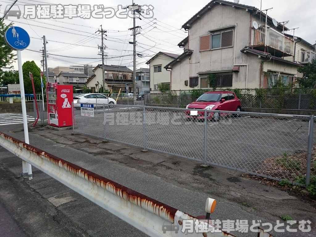 名古屋市南区滝春町1番75の月極駐車場1