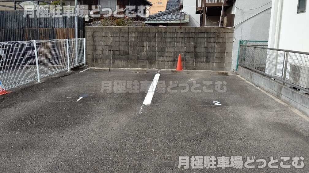 名古屋市中区新栄2丁目3209の月極駐車場2