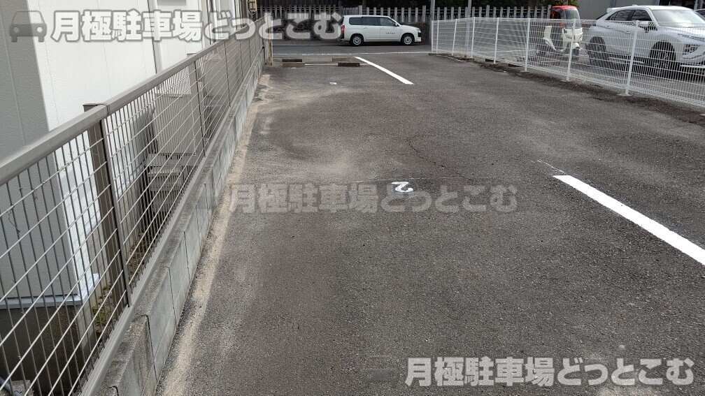 名古屋市中区新栄2丁目3209の月極駐車場3