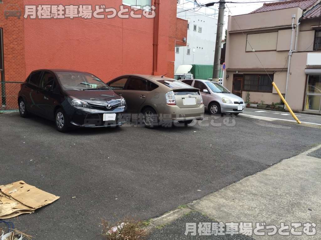 名古屋市中区新栄3丁目2501の月極駐車場3
