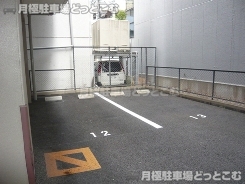 名古屋市東区泉1丁目21-11の月極駐車場2