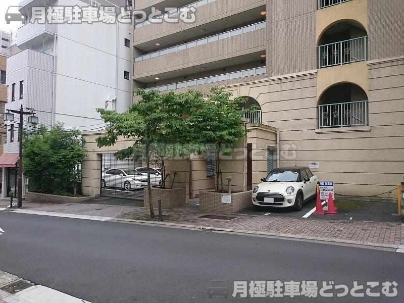 名古屋市東区泉1丁目21-11の月極駐車場2