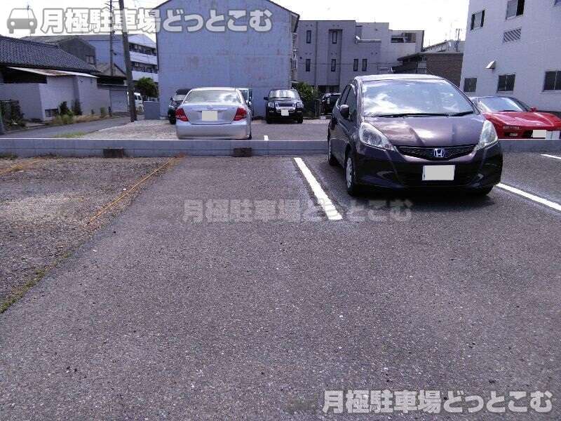名古屋市南区鶴見通5-1-2の月極駐車場2