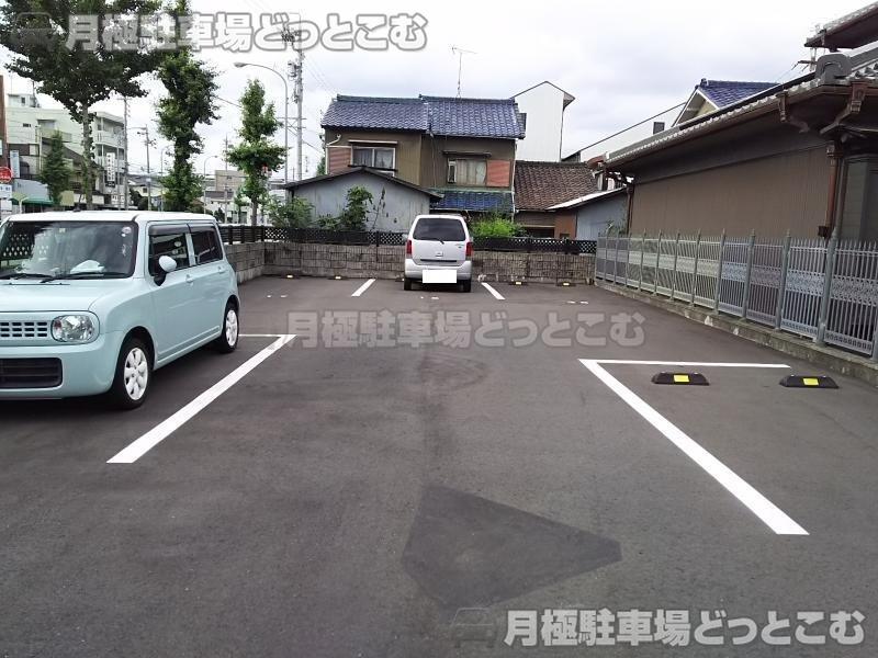 名古屋市熱田区千年2丁目1509-2，1510，1512の月極駐車場3