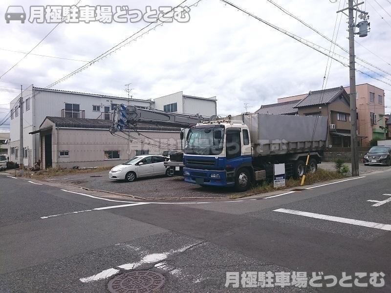 名古屋市中川区中花町42の月極駐車場1