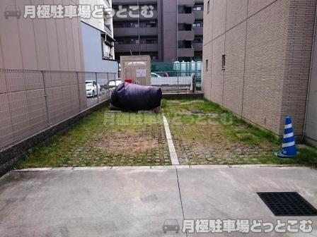 名古屋市東区白壁3丁目21番11号の月極駐車場3