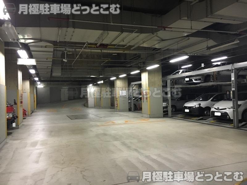 名古屋市中区栄1丁目2308番外4筆の月極駐車場2