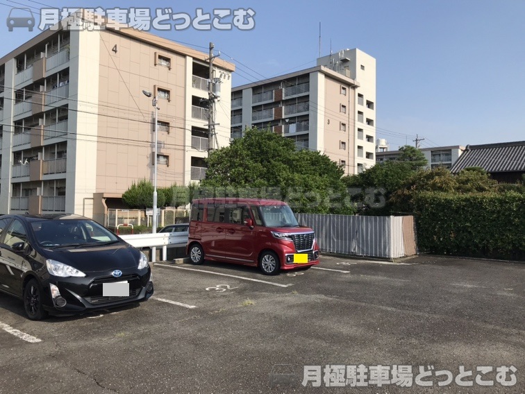名古屋市南区北頭町1丁目8,9の月極駐車場4