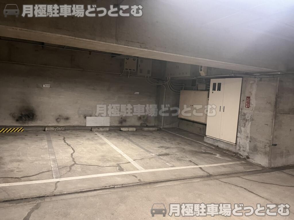 名古屋市中区千代田2丁目2506の月極駐車場2