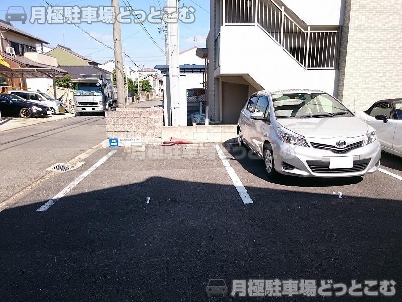名古屋市中川区八神町3丁目39の月極駐車場2
