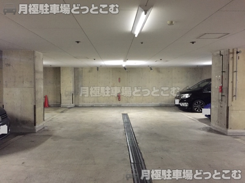 名古屋市昭和区石仏町2丁目1-40の月極駐車場2