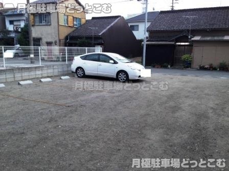 名古屋市南区三吉町3-33の月極駐車場2