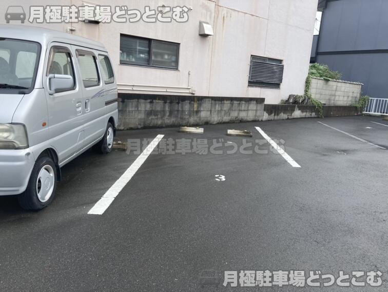 名古屋市西区枇杷島3丁目2122の月極駐車場2