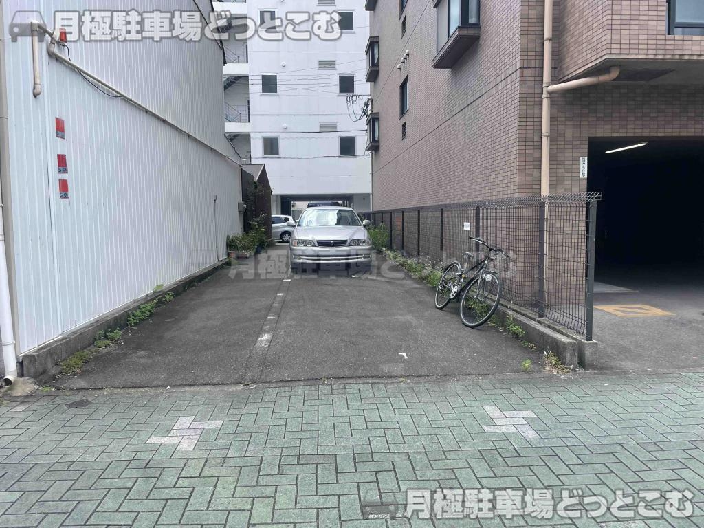 名古屋市中村区竹橋町3005-2の月極駐車場4