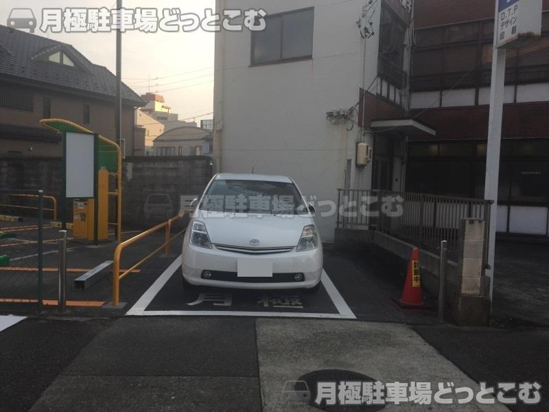 名古屋市中区新栄2丁目3106の月極駐車場3