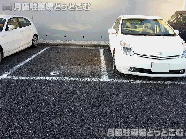 名古屋市千種区城山町1丁目64-2の月極駐車場3