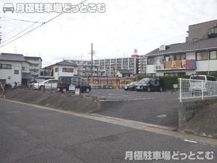 名古屋市名東区高針1-404-1の月極駐車場1