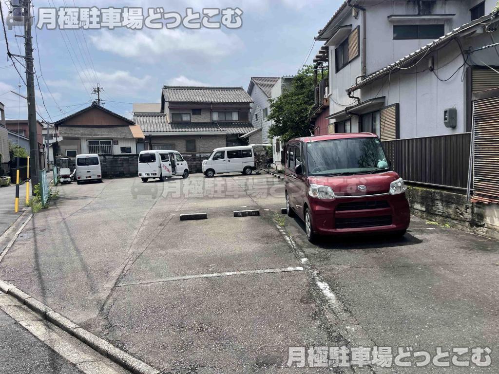名古屋市中村区栄生町230-1の月極駐車場2
