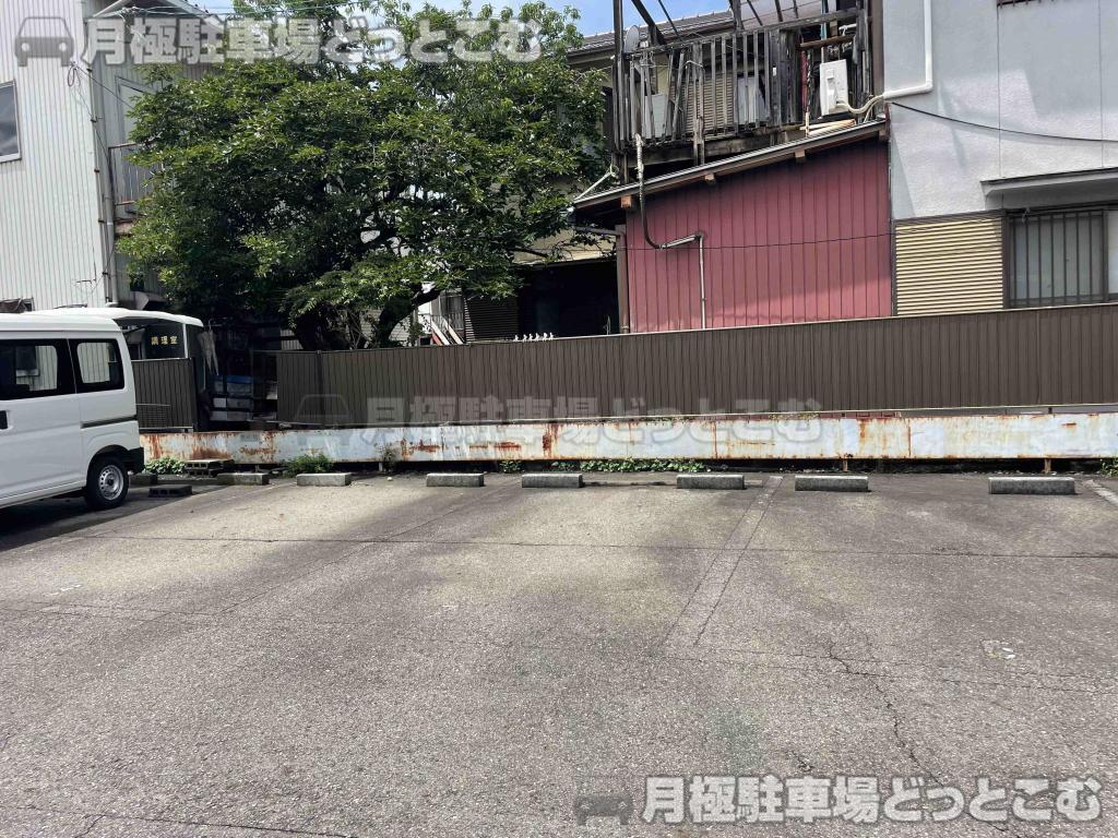 名古屋市中村区栄生町230-1の月極駐車場4