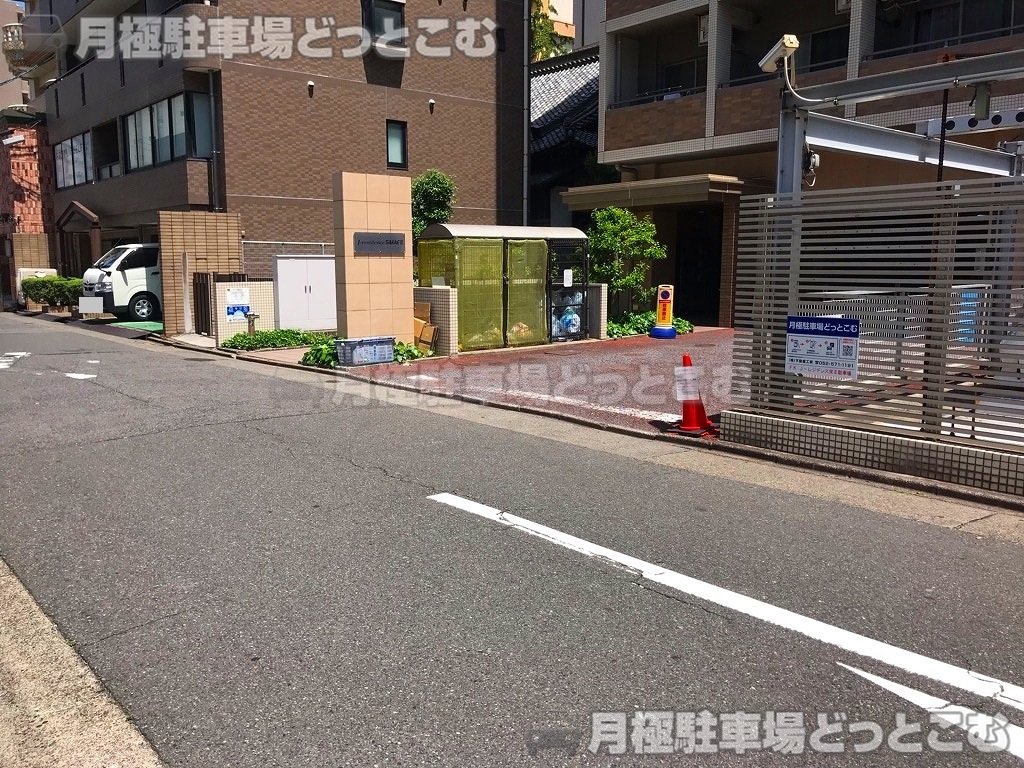 名古屋市中区栄5丁目20-24の月極駐車場8