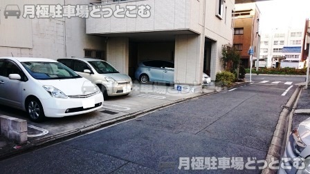 名古屋市西区那古野1丁目401の月極駐車場3