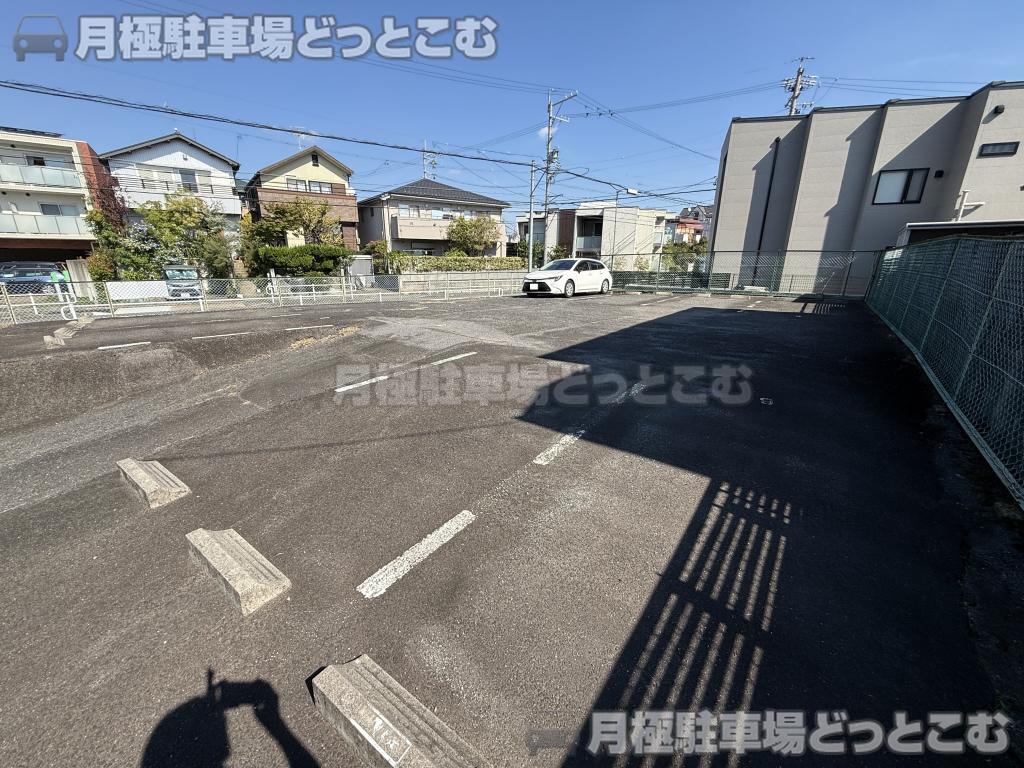 名古屋市昭和区伊勝町2丁目63-2の月極駐車場1