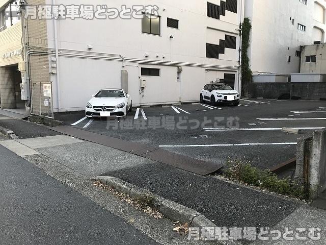 名古屋市中区千代田5丁目1106の月極駐車場1