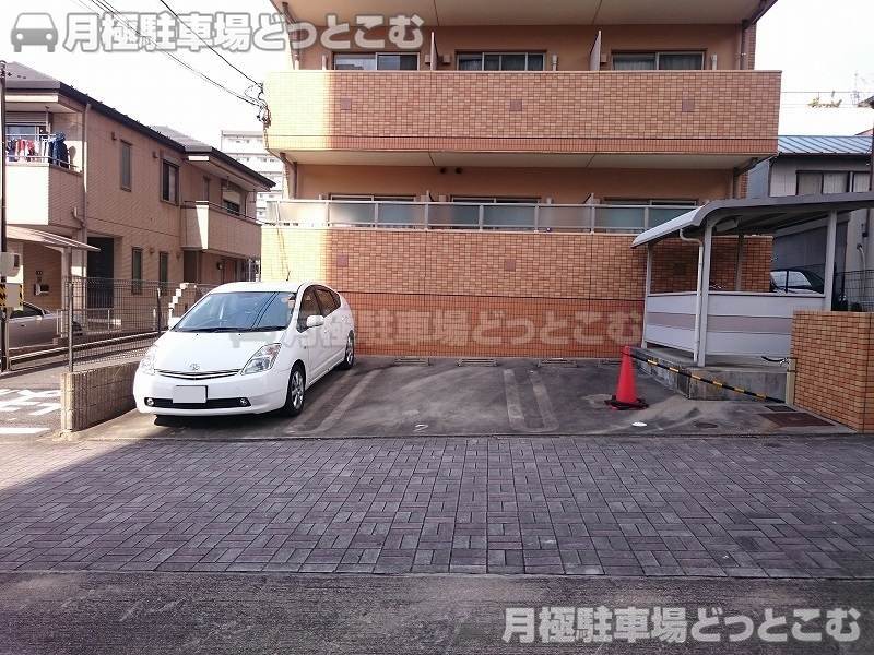 名古屋市中区松原1丁目3-19の月極駐車場2